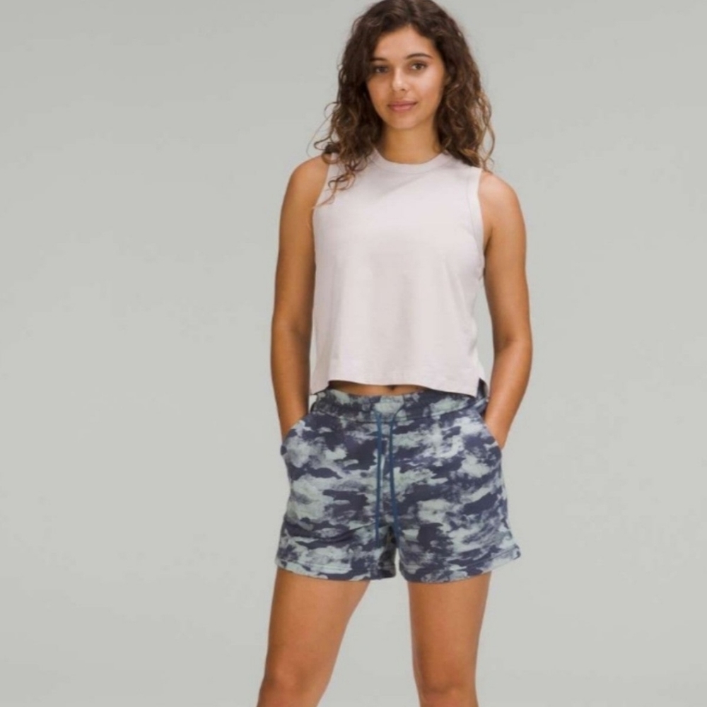 NWT Lululemon Loungeful HR Short 4"